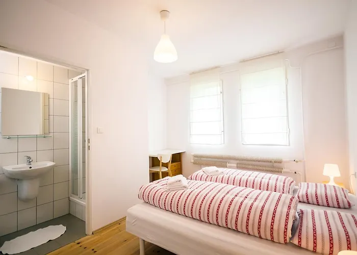 Lenno We Wleniu Nocleg ze śniadaniem *